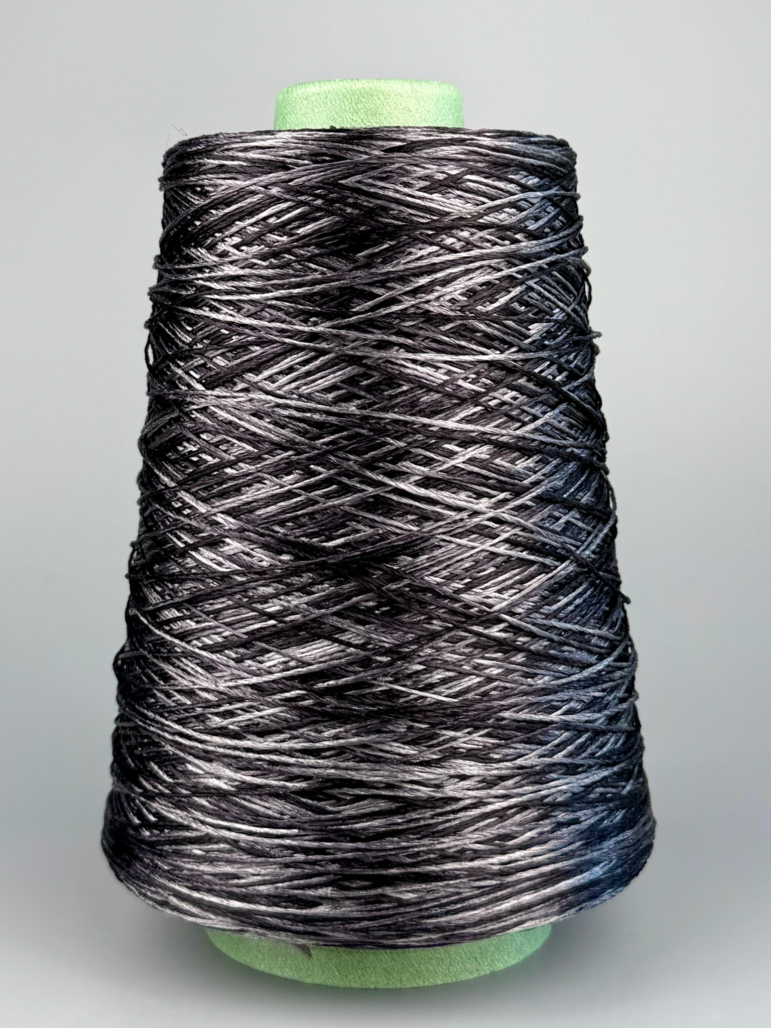 Di.Vè Viscosa Multicolor 750 m / 100 g – Fil en viscose col. Noir – gris photo 2